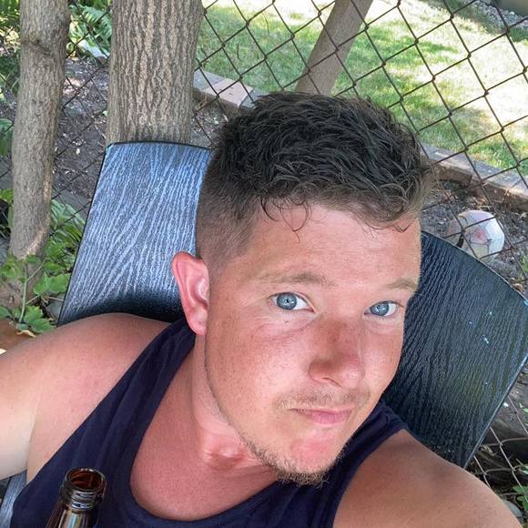 Profile Picture of Andrew Deyette (@andrew_deyette) on Poshmark