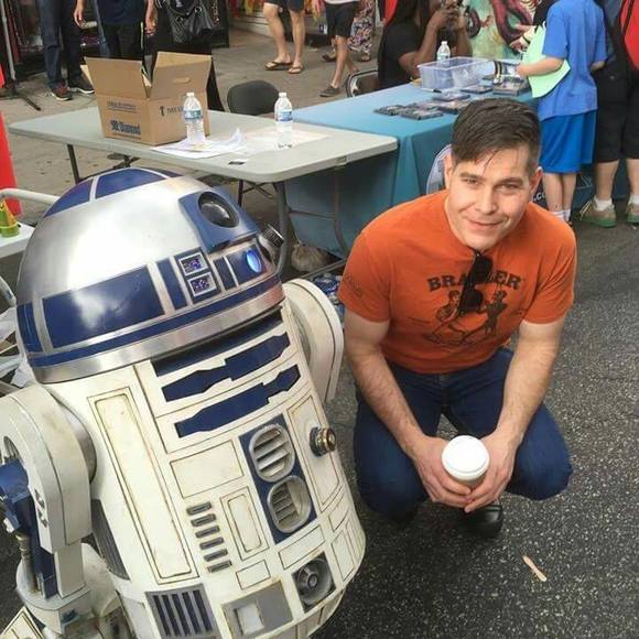 Profile Picture of Jon Gilliam (@jongilliam) on Poshmark