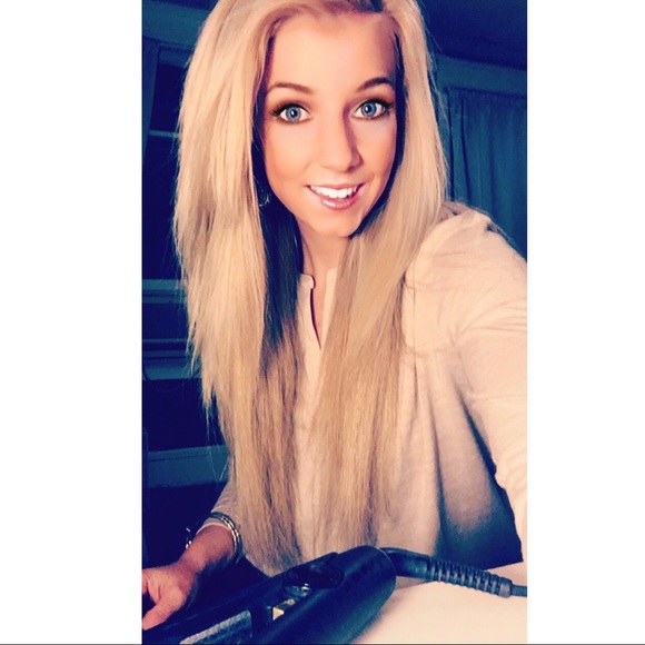 Profile Picture of Sarah Waldrop (@barbiegirl2010) on Poshmark