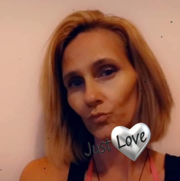 Profile Picture of Stacie Beal (@stacie0120) on Poshmark