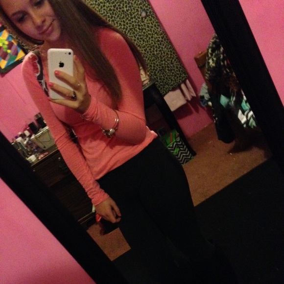 Profile Picture of Courtney Rock (@courtneyrock22) on Poshmark