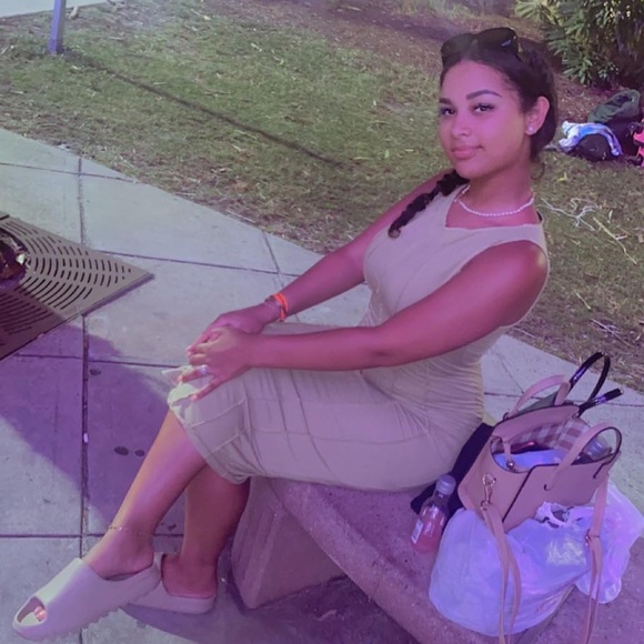 Profile Picture of Kayani Bethea (@kayanikay1) on Poshmark