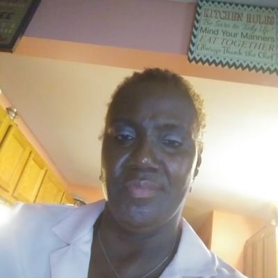 Profile Picture of MICHELLE MCELROY (@nieceymct1) on Twitter