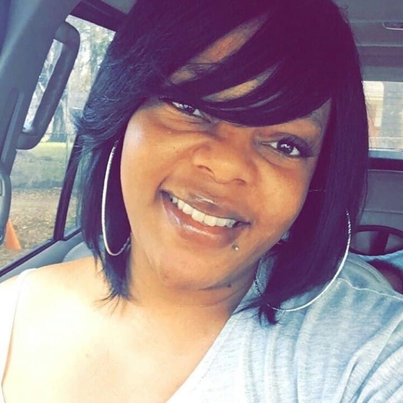 Profile Picture of Chantae Marie (@chantae32) on Poshmark