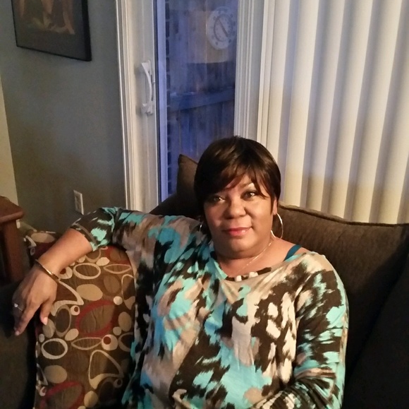 Profile Picture of Candy Kniss (@ckniss07) on Poshmark