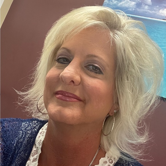 Profile Picture of Kim Griffith (@kimber6892) on Poshmark