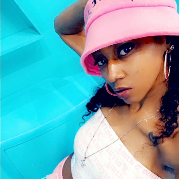 Profile Picture of Kimberly Crider (@kimmiebanks313_) on Poshmark