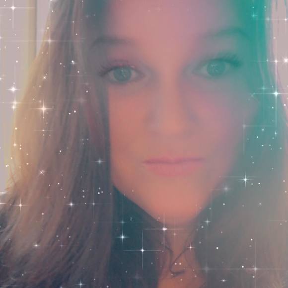 Profile Picture of Jeri Herskowitz (@sassy_n_classy) on Poshmark