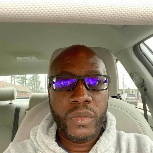 Profile Picture of Derrick Grant (@grantd9) on Poshmark