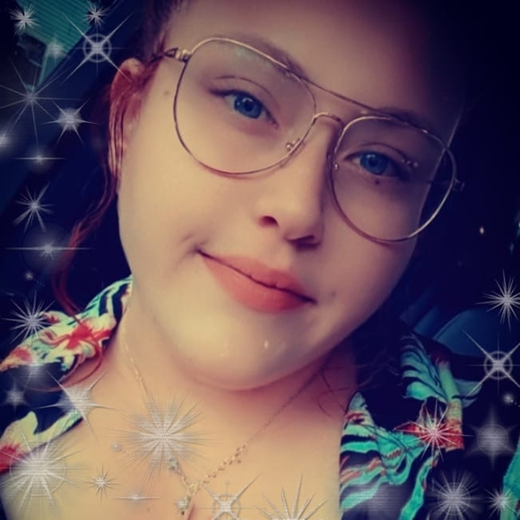 Profile Picture of Erika Bowen (@erikabowen527) on Poshmark