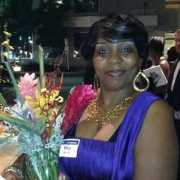 Profile Picture of Rita Rhodes (@ritarhds366) on Poshmark