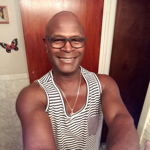 Profile Picture of Warren Thompson (@mroctober3) on Poshmark