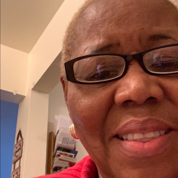 Profile Picture of Comfort Okolie (@comfortgold55) on Poshmark