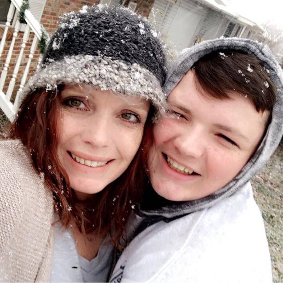 Profile Picture of Andrea Schemet (@joplinbusymom) on Poshmark