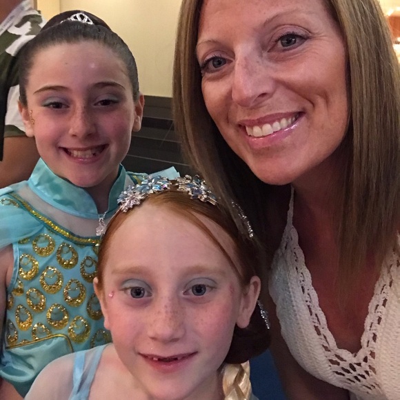 Profile Picture of Amberly Shreve (@shrevefamily) on Poshmark