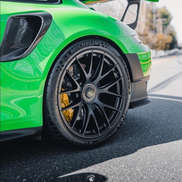 Profile Picture of Andrew Lopez (@andrewlopez81) on Poshmark