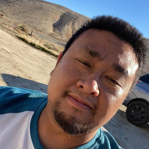 Profile Picture of Randy Van (@liddochaos) on Poshmark