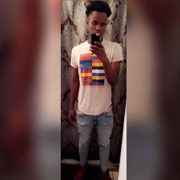 Profile Picture of Andrew Anderson (@andrewspanter) on Poshmark