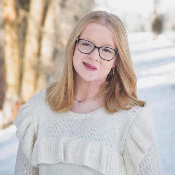 Profile Picture of Shawna Mathis (@shawnamathis) on Poshmark