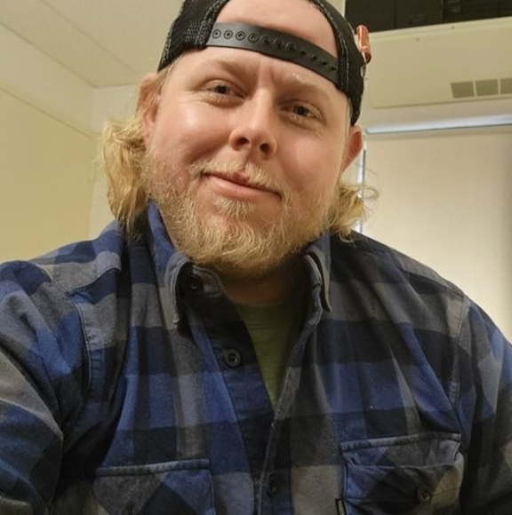 Profile Picture of Mark Feldmeyer (@raptorredneck) on Poshmark