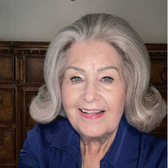 Profile Picture of Kathie Rehkopf (@kathierehkopf) on Poshmark