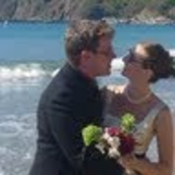 Profile Picture of Kristen Schaefer (@heybella1234) on Poshmark