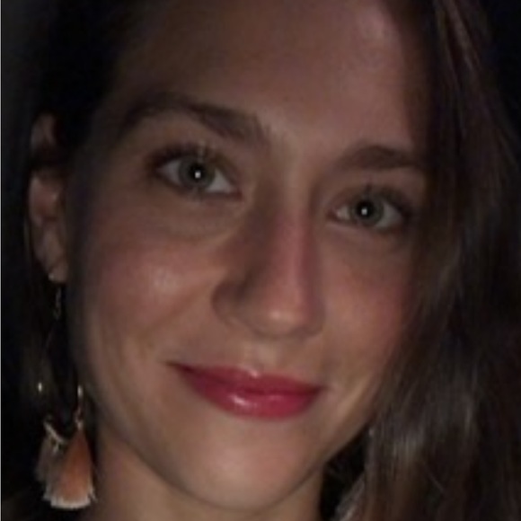Profile Picture of Michell Muzichuk (@michelloriol) on Poshmark