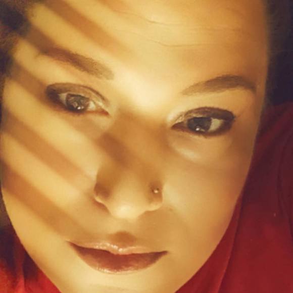 Profile Picture of Sharon Moore (@bucksosu99) on Poshmark