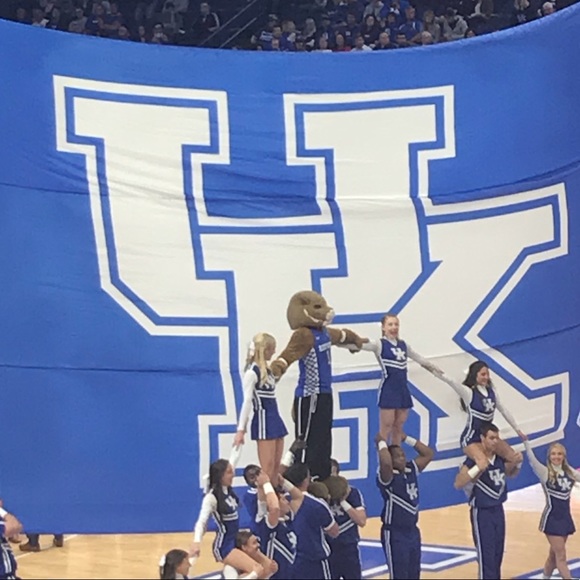 Profile Picture of Madelyn Allen (@madmomma14) on Poshmark