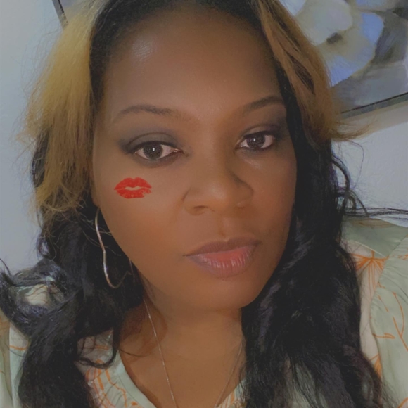 Profile Picture of Tylynn Johnson-steverson (@tylynnj) on Poshmark