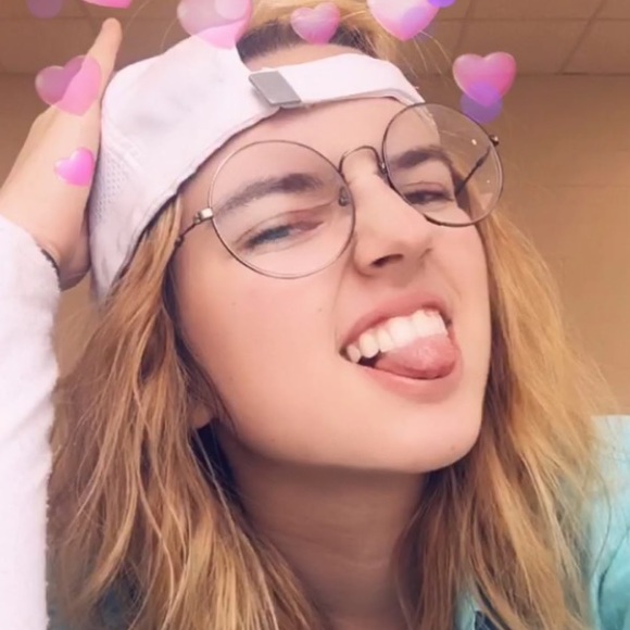 Profile Picture of Steph Gaidos (@stephgaidos) on Poshmark