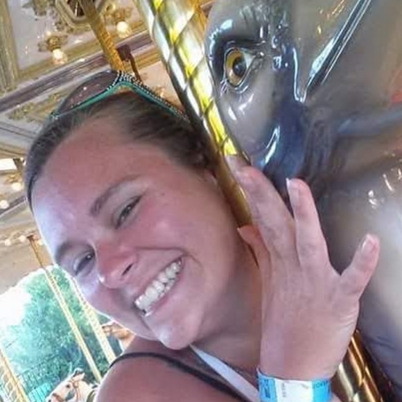 Profile Picture of Anna Devriendt (@katelynn602) on Poshmark