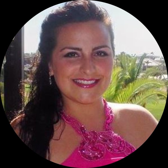 Profile Picture of Annette Vickers (@annette22944) on Poshmark