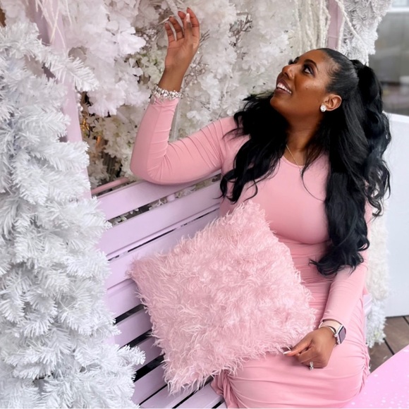 Profile Picture of Andrea Wright (@amariiee) on Poshmark