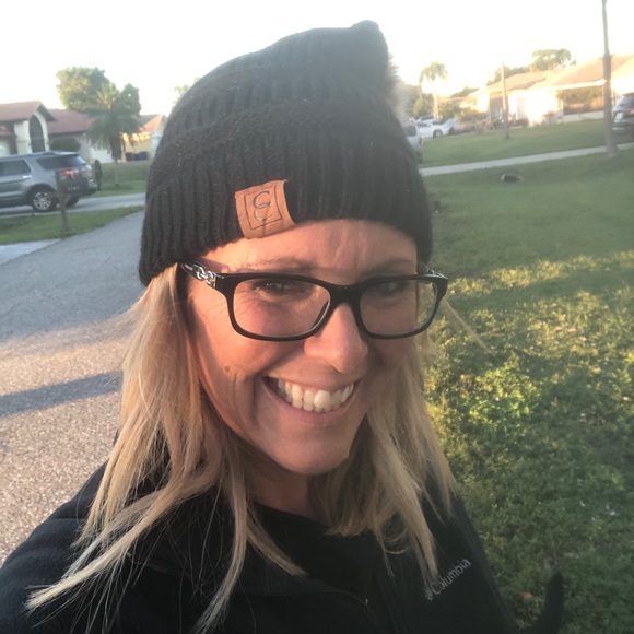 Profile Picture of Crystal Cooley (@crystal_cooley) on Poshmark