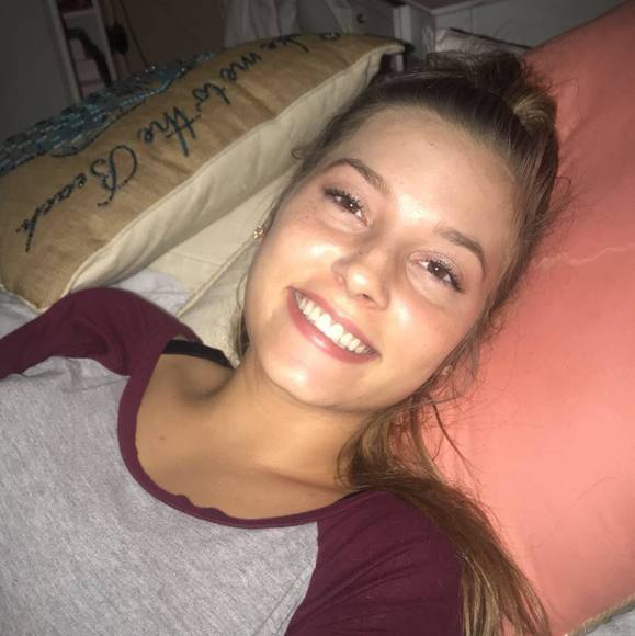 Profile Picture of Roslynn Nunez (@roslynn2222) on Poshmark