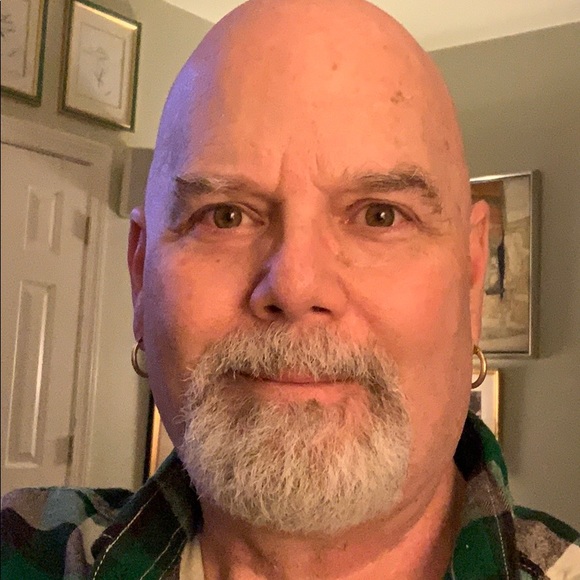 Profile Picture of Hudi Sandgren (@hudiposh) on Poshmark