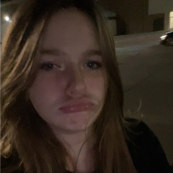 Profile Picture of Morgan Beallis (@morganbeallis) on Poshmark