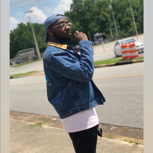 Profile Picture of Kai Dollerson (@dollersign) on Poshmark