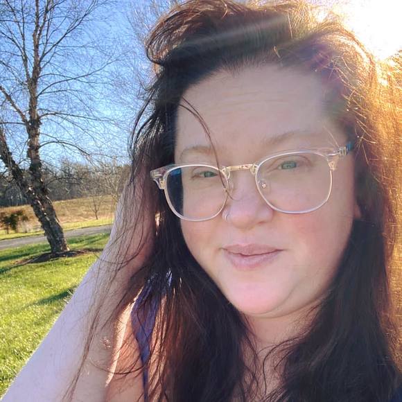 Profile Picture of Meredith Redmon (@nekomeem) on Poshmark