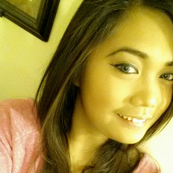 Profile Picture of Janine Corporal (@jeiann) on Poshmark