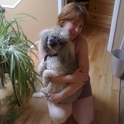 Profile Picture of Larisa Sinayuk (@LarisaSinayuk) on Twitter