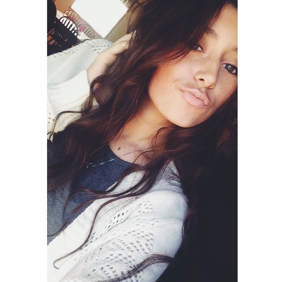 Profile Picture of Ana Sousek (@anamarieee99) on Poshmark