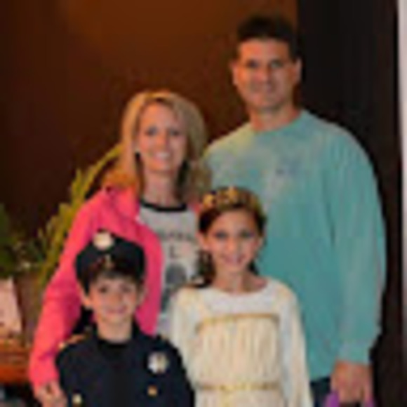 Profile Picture of Tammy Dolfis (@malliasalon) on Poshmark