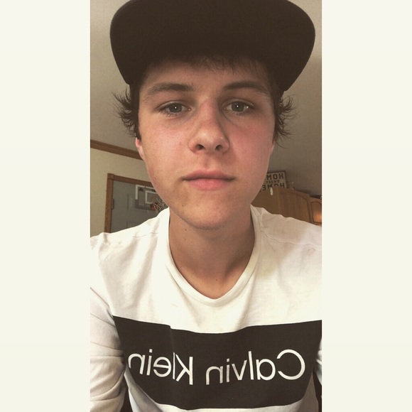 Profile Picture of Alex Lee (@alexlee1261) on Poshmark