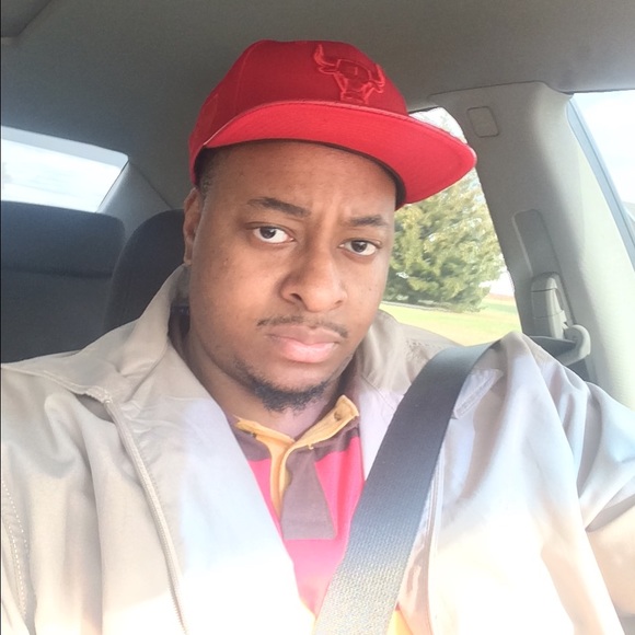 Profile Picture of Sam Pullen (@spdaghost83) on Poshmark