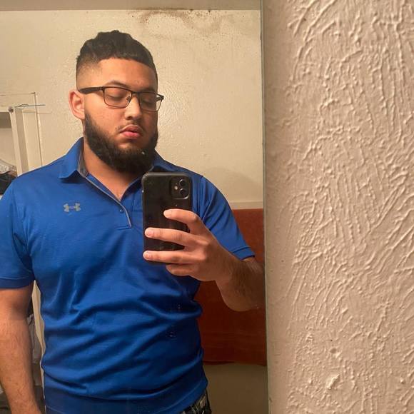 Profile Picture of Octavio Soto (@octavio_soto) on Poshmark