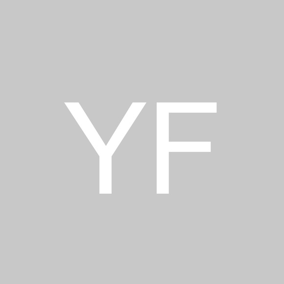 Profile Picture of Yusraaa Fatima (@yusraaafatima) on Poshmark