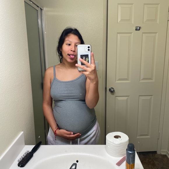 Profile Picture of Lucia Tovar (@luciatovar02) on Poshmark