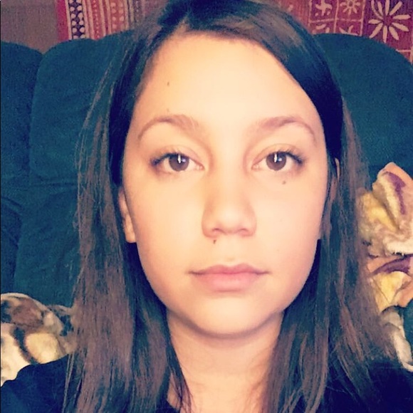 Profile Picture of Alfonsette Xochihua madsen (@alfonsettex) on Poshmark